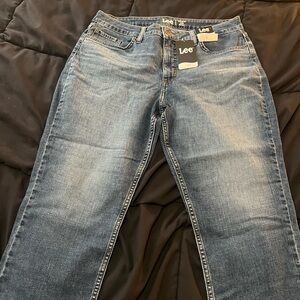 Women’s Lee Brand New With Tags size 16m capris